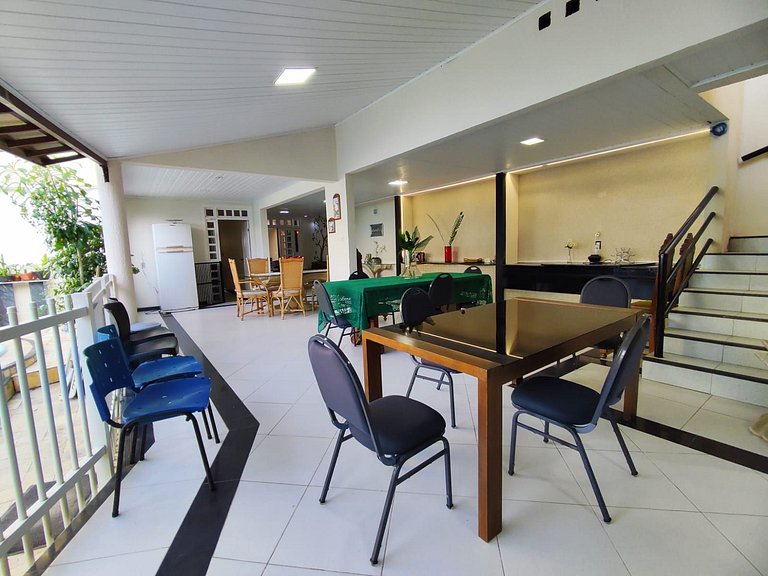 Sobrado Sofisticado com 5 Suítes na Praia da Coroa do Meio -