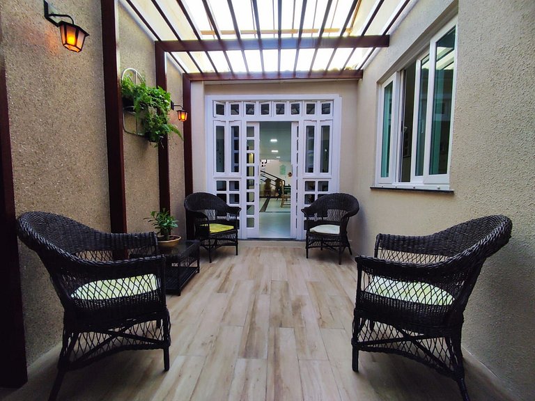 Sobrado Sofisticado com 5 Suítes na Praia da Coroa do Meio -