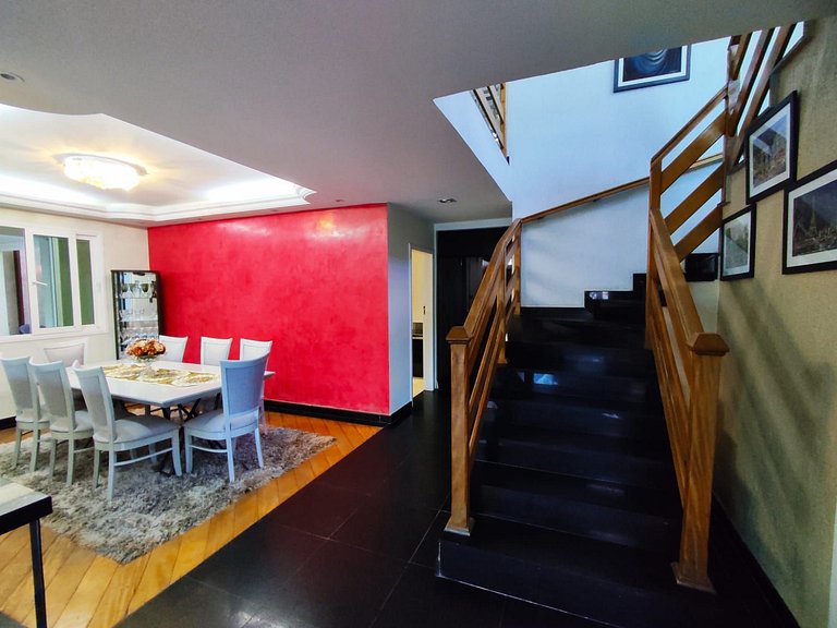 Sobrado Sofisticado com 5 Suítes na Praia da Coroa do Meio -