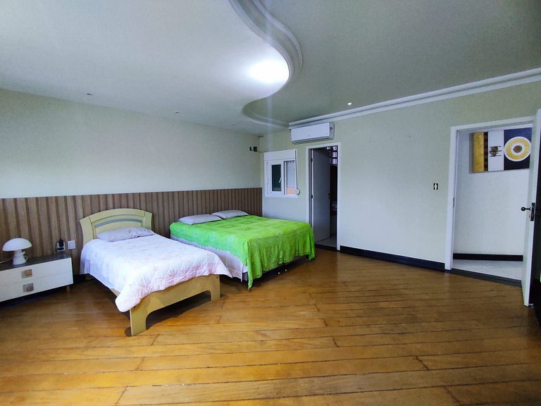 Sobrado Sofisticado com 5 Suítes na Praia da Coroa do Meio -