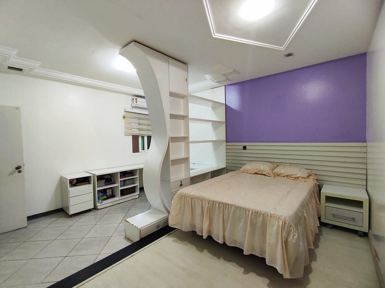 Sobrado Sofisticado com 5 Suítes na Praia da Coroa do Meio -