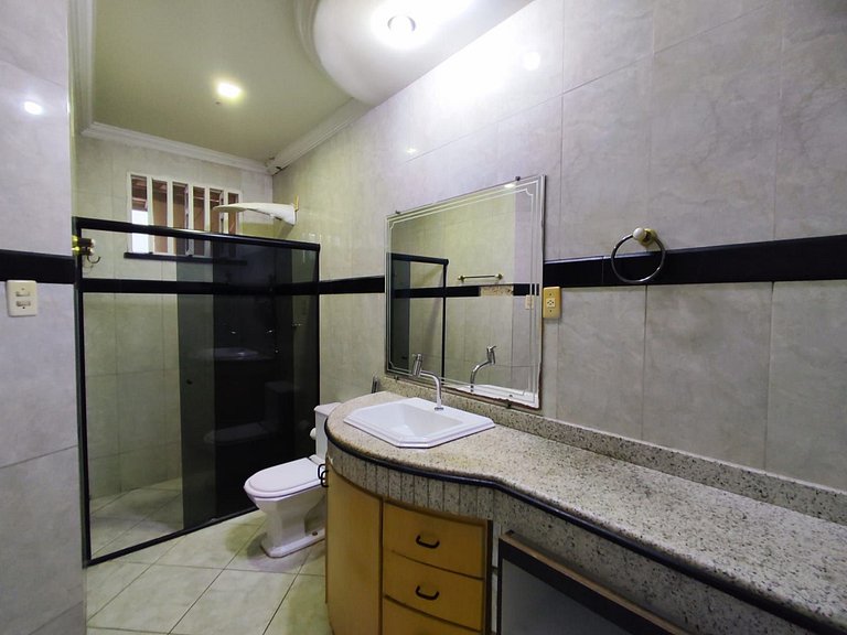 Sobrado Sofisticado com 5 Suítes na Praia da Coroa do Meio -