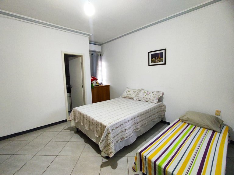 Sobrado Sofisticado com 5 Suítes na Praia da Coroa do Meio -