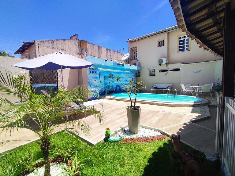 Sobrado Sofisticado com 5 Suítes na Praia da Coroa do Meio -