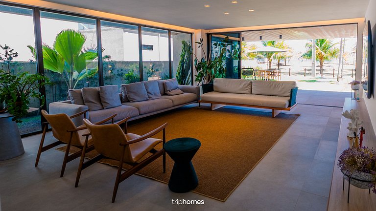 Luxury Beachfront Retreat in the Natural Pools-AL