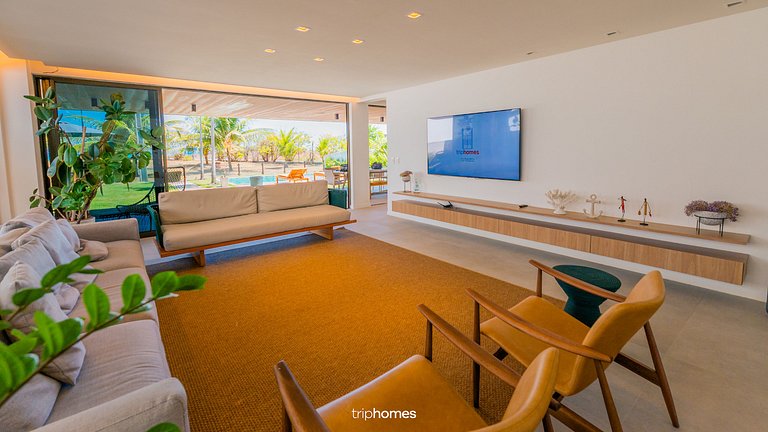 Luxury Beachfront Retreat in the Natural Pools-AL