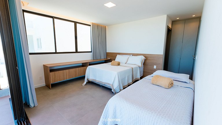 Luxury Beachfront Retreat in the Natural Pools-AL