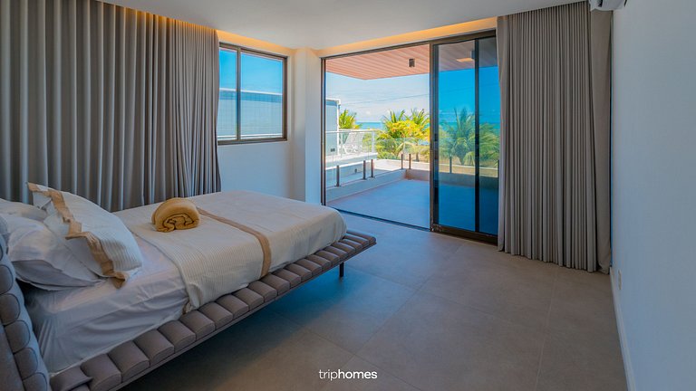 Luxury Beachfront Retreat in the Natural Pools-AL