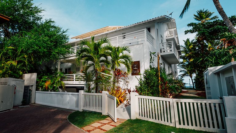 Flat de Luxo Pé na Areia Praia do Forte-BA
