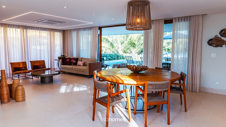 Prime Mansion foot in the sand in Guarajuba/BA