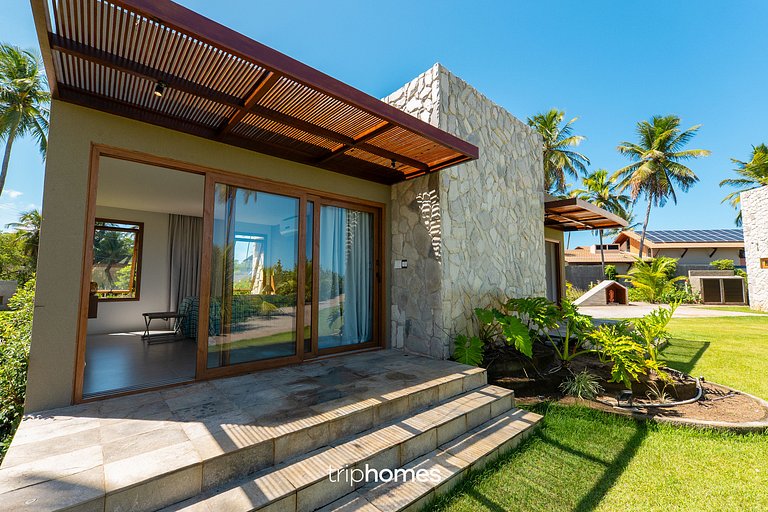 Prime Front-Sea Mansion in the Brazilian Caribbean