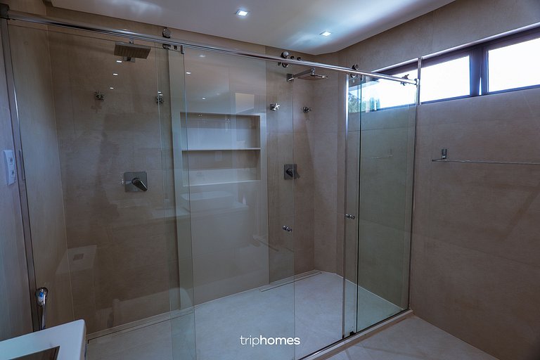 Casa Moderna com Piscina Privativa em Ilhéus/BA