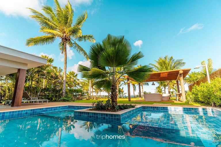 Beachfront Mansion in Guarajuba-BA