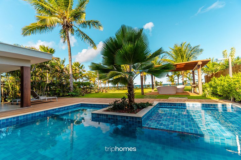 Beachfront Mansion in Guarajuba-BA